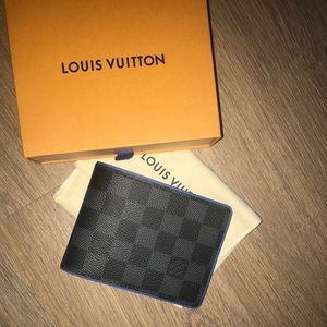 Authentic Louis Vuitton men’s wallet